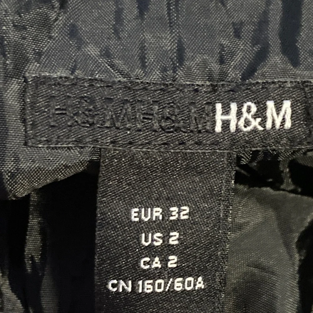 H&M button front